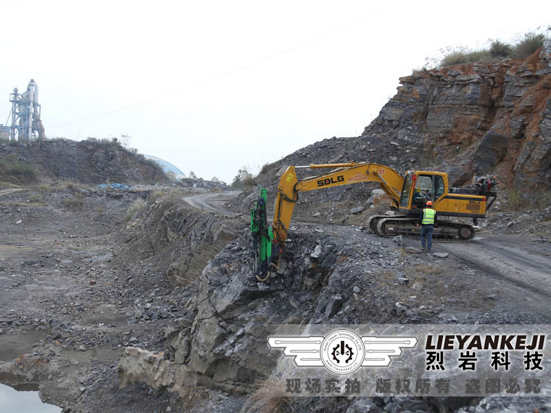 挖機(jī)巖石鉆裂一體機(jī)價(jià)格 挖機(jī)巖石鉆裂一體機(jī)價(jià)格